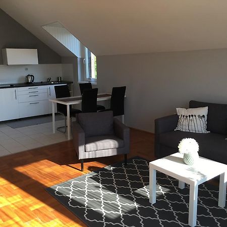 Grey Apartman Appartamento Szekszárd Esterno foto