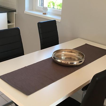 Grey Apartman Appartamento Szekszárd Esterno foto