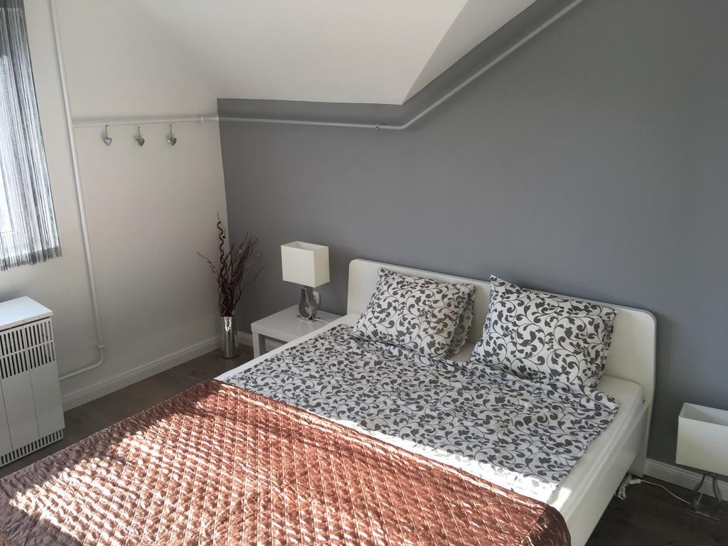 Grey Apartman Appartamento Szekszárd Esterno foto